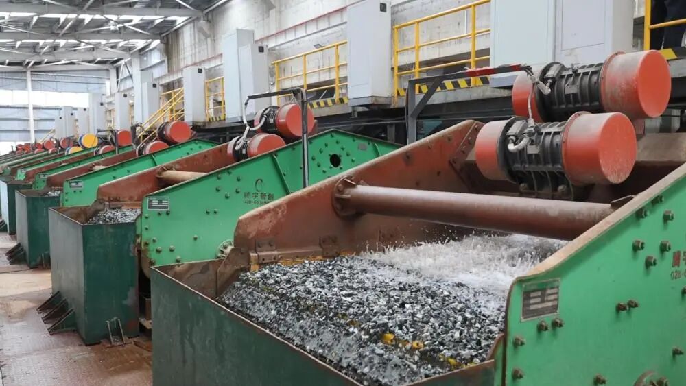 新华社 | 海南昌江：3亿吨尾矿渣石正在“变废为宝”